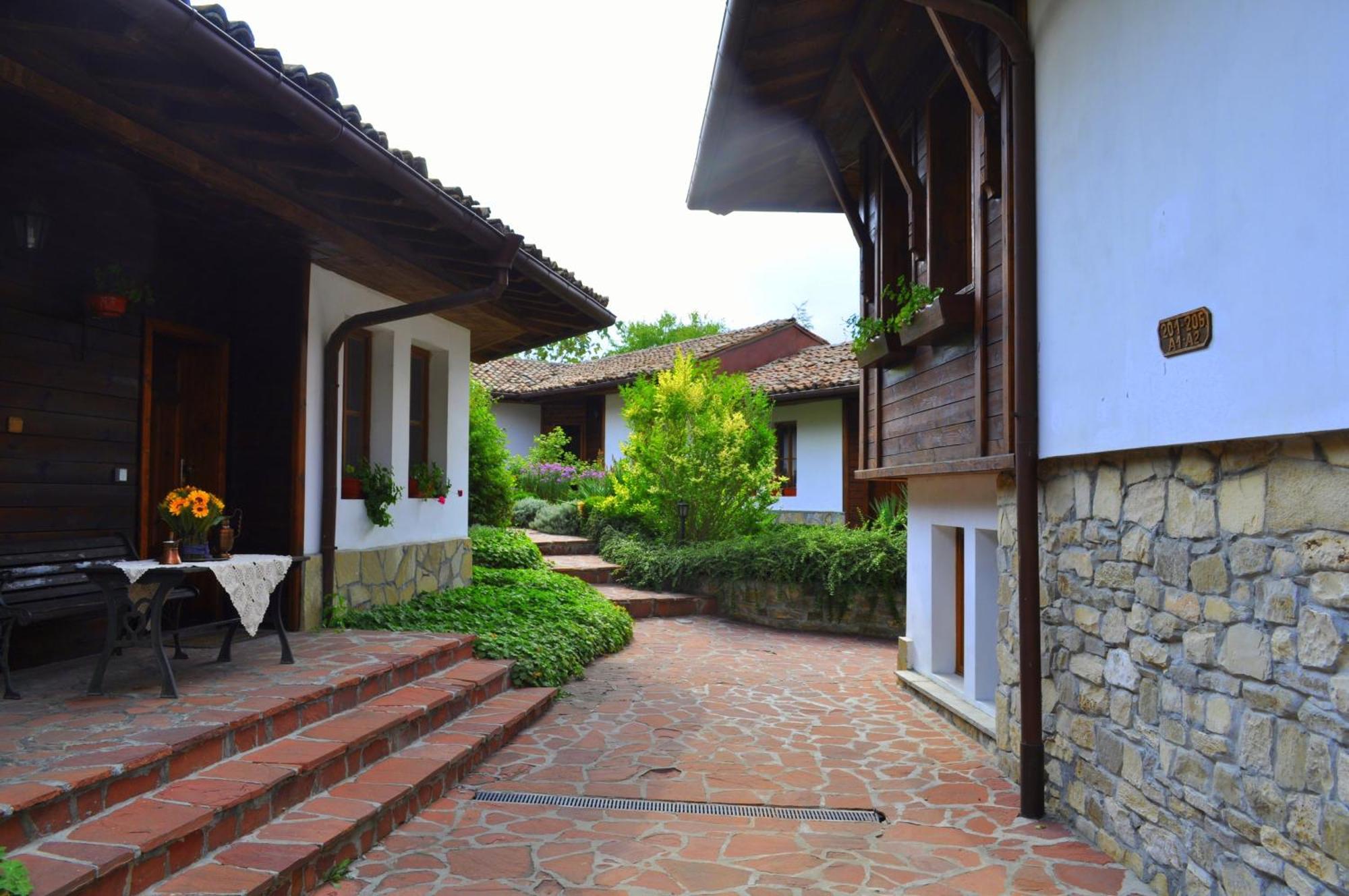 Hotel Izvora - Garden Retreat Arbanassi Exterior foto